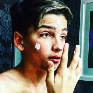 Meet your Posher, Lello